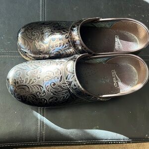 Dansko clogs size 39